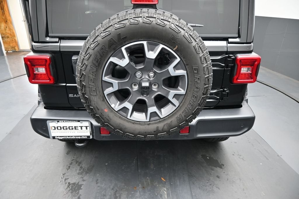 New 2026 Black Clear-Coat Exterior Paint Jeep Sahara image 14
