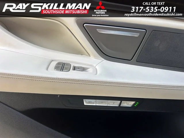 Used 2016 White BMW 750i xDrive image 16