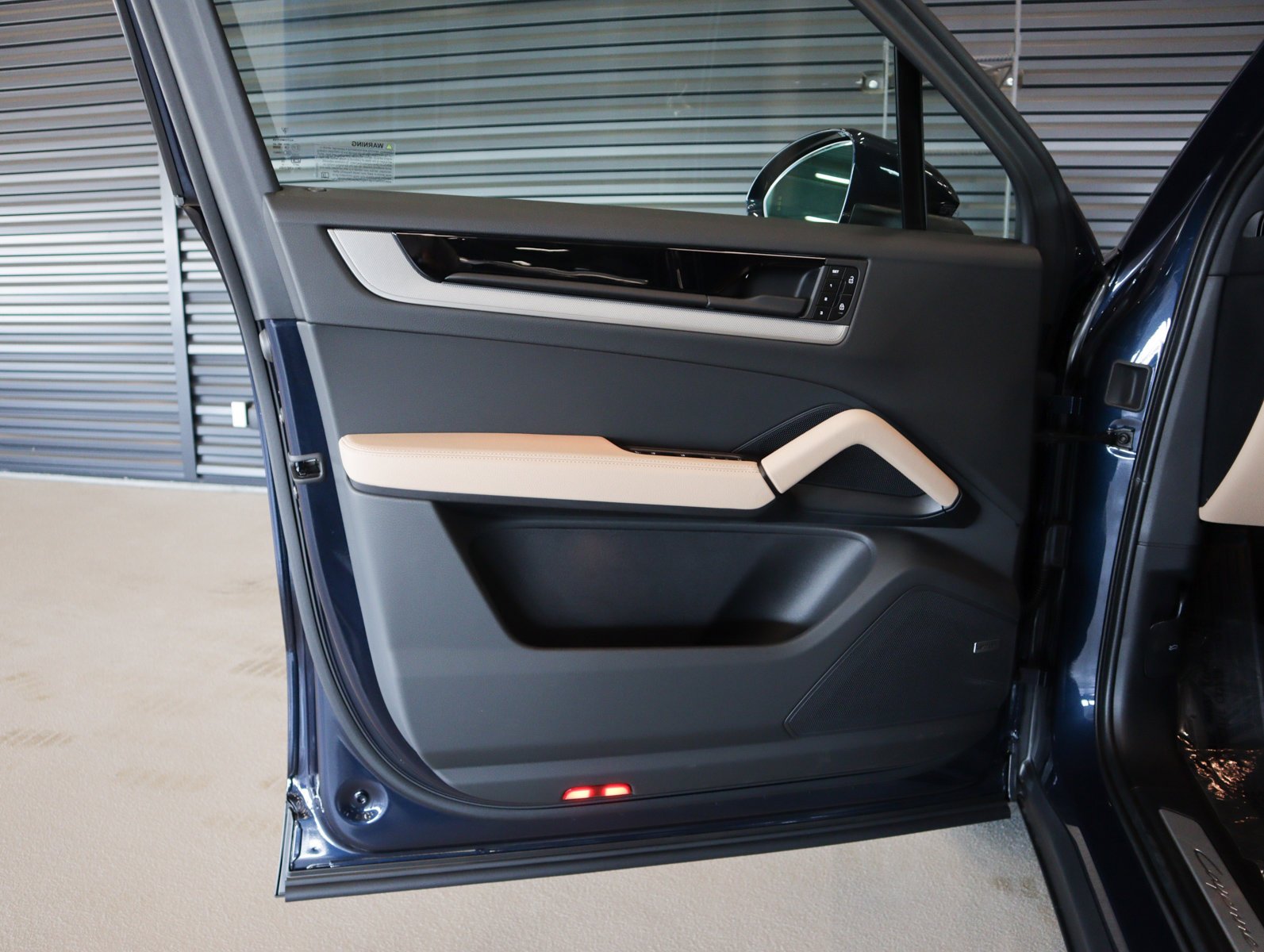 2025 Porsche Cayenne S - Photo 24