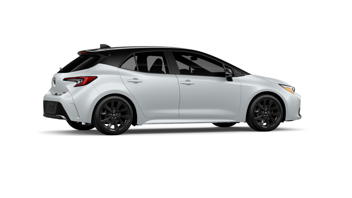 New 2027 Wind Chill Pearl with Black roof Toyota XSE image 11