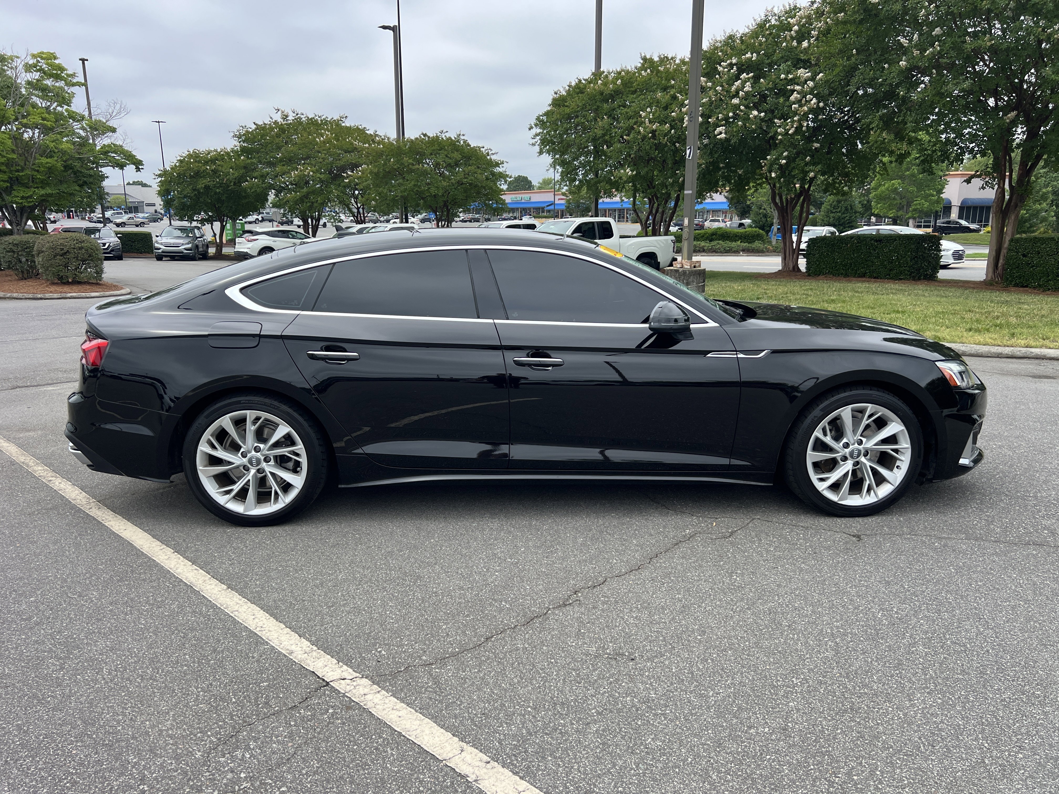 Used 2021 Brilliant Black Audi Premium Plus image 4
