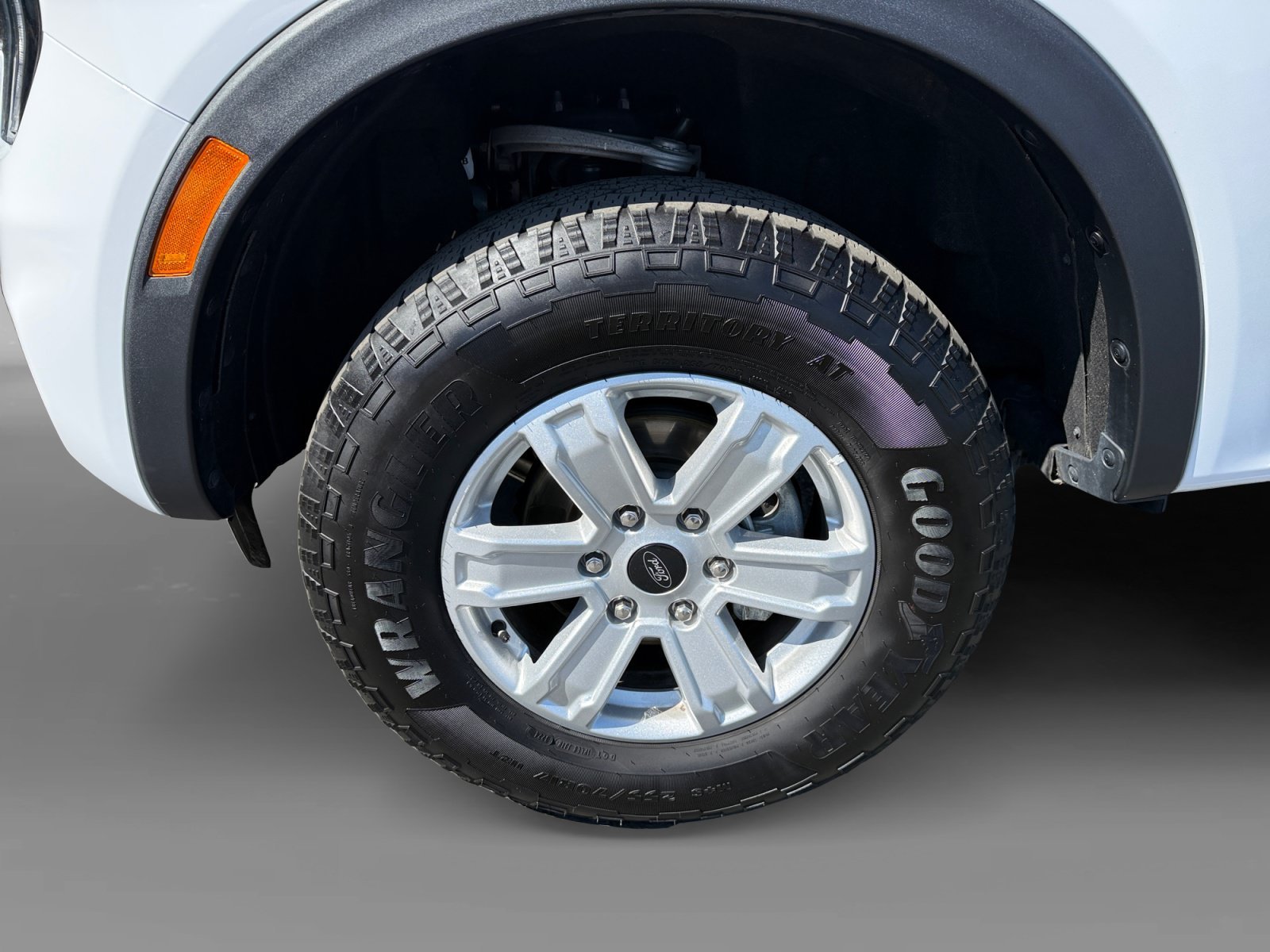 Used 2024 Oxford White Ford XL image 9