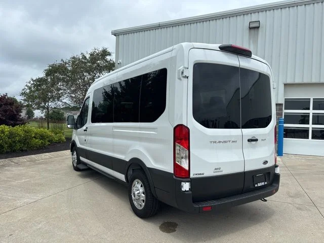 New 2024 White Ford Medium Roof Pass. XLT AWD image 7