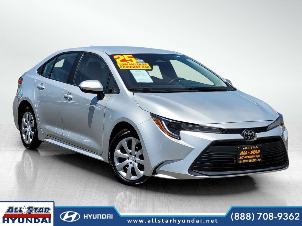 2025 Toyota Corolla LE CVT's photo