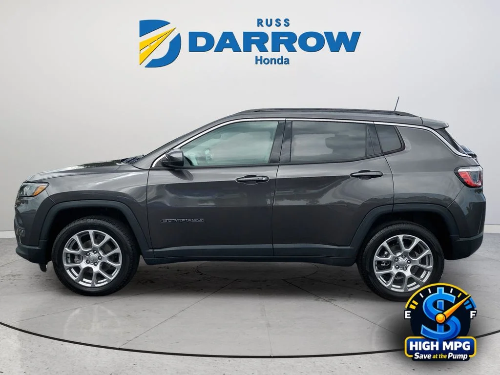 Used 2022 Gray Jeep Latitude Lux image 2