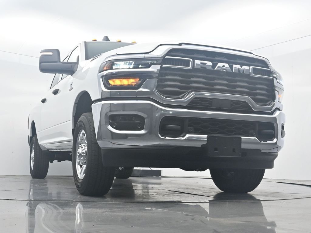 New 2026 Bright White Clear-Coat Exterior Paint RAM Tradesman image 34