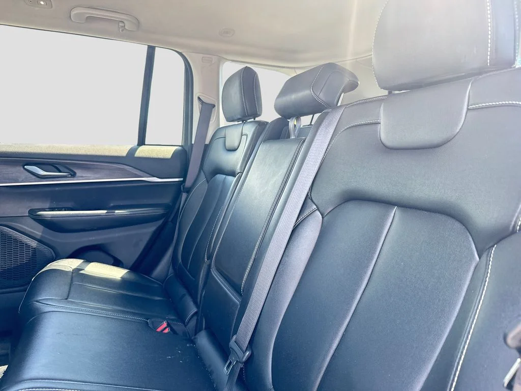 Used 2023 White Jeep Limited image 4