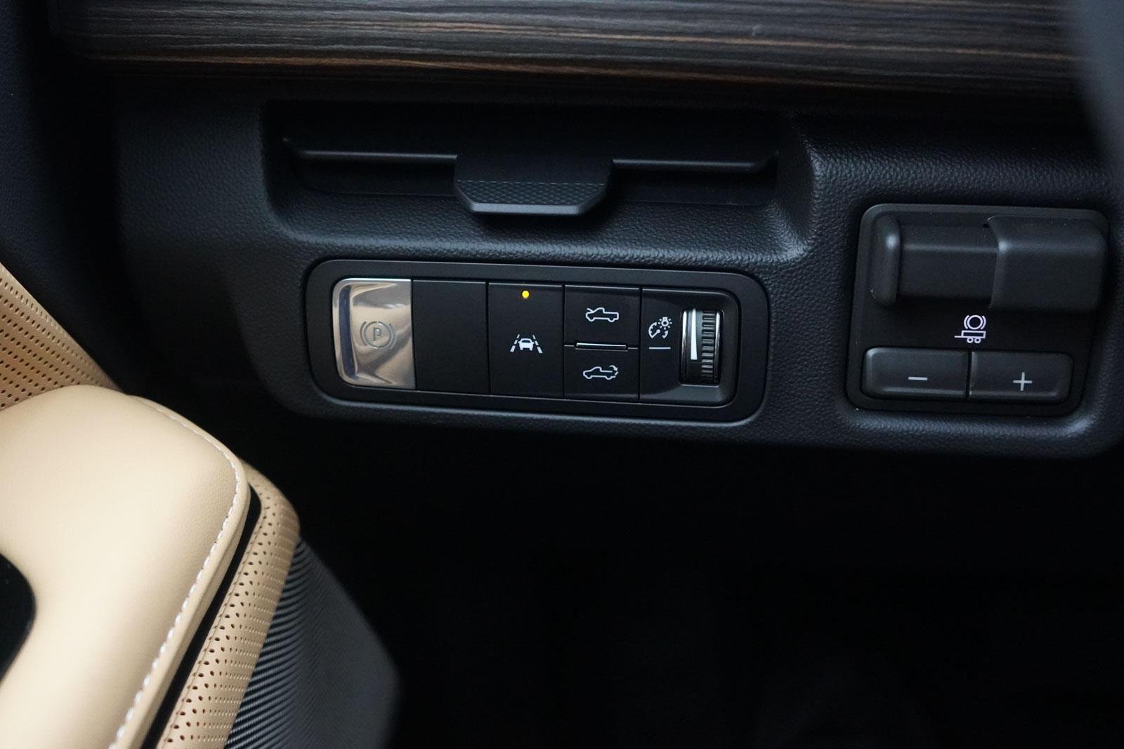 New 2026 Glacier White Tricoat GMC Denali Standard Range image 22