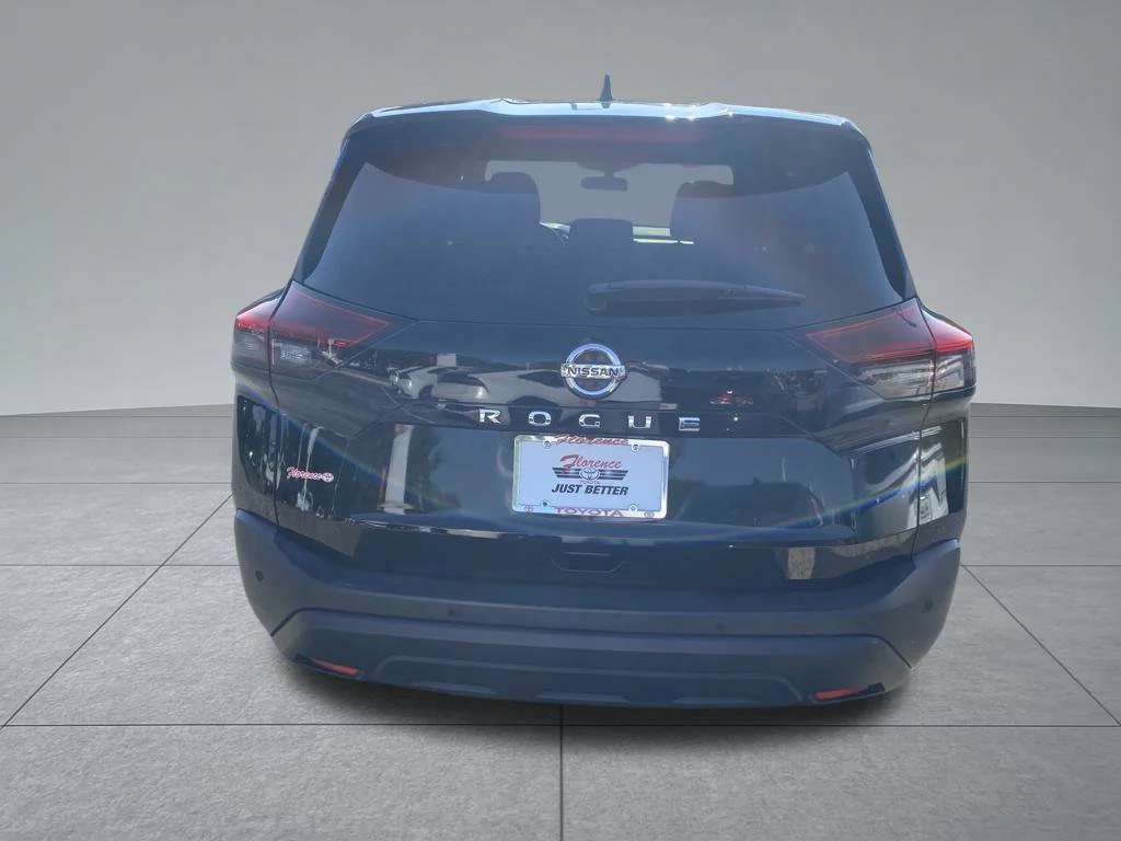 Used 2021 Black Nissan S image 11