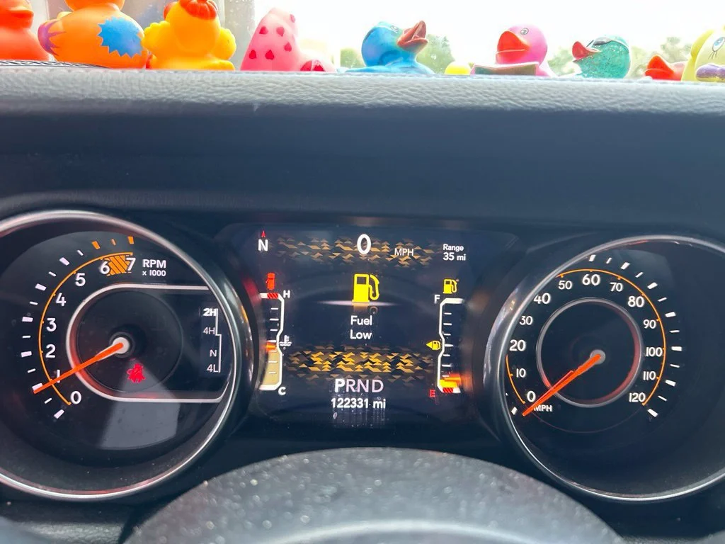 Used 2018 Punkn Metallic Clearcoat Jeep Unlimited Sahara image 8