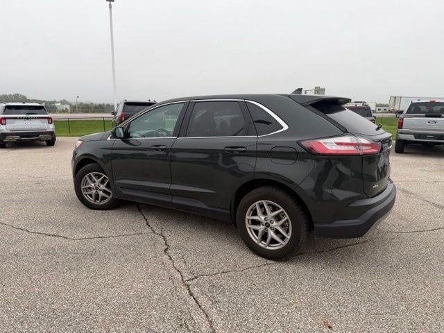 Used 2024 Green Metallic Ford SEL image 9