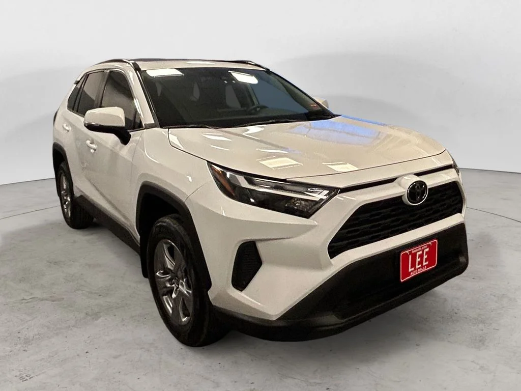Used 2024 Ice Cap Toyota XLE image 7