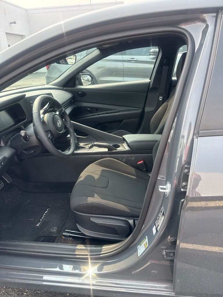 Used 2026 Gray Hyundai SEL Sport image 3