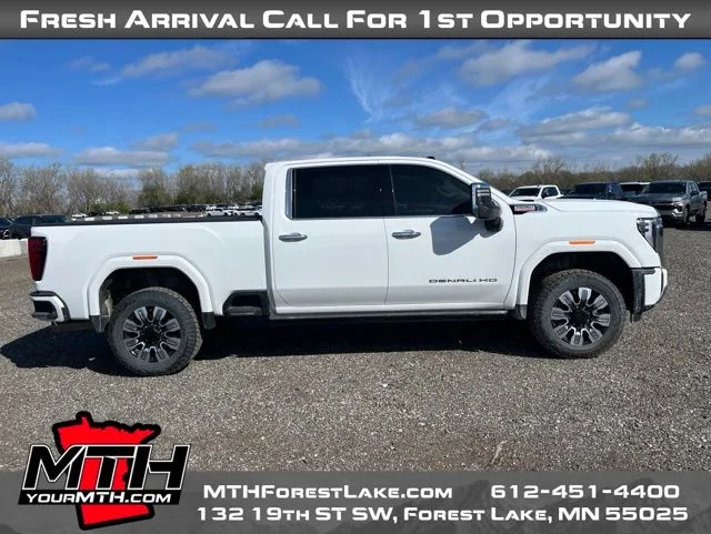 2025 GMC Sierra Denali 4WD Crew Cab Standard Box's photo