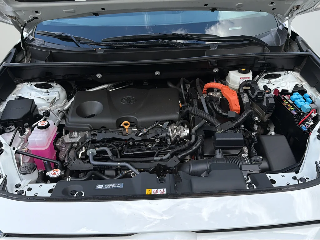 Used 2024 White Toyota LE image 34