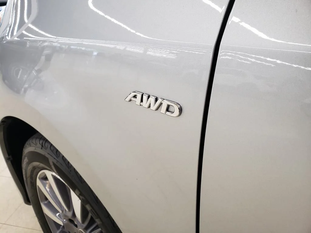 Used 2020 Celestial Silver Metallic Toyota LE image 10