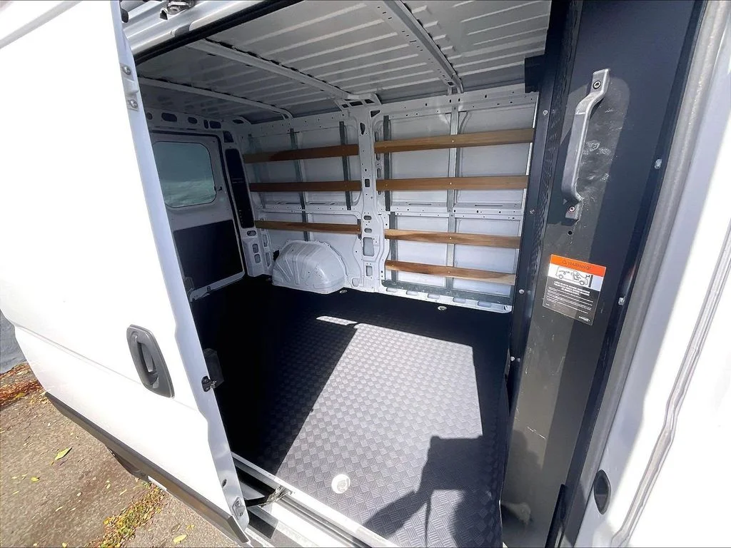 Used 2025 White Ram Base image 16