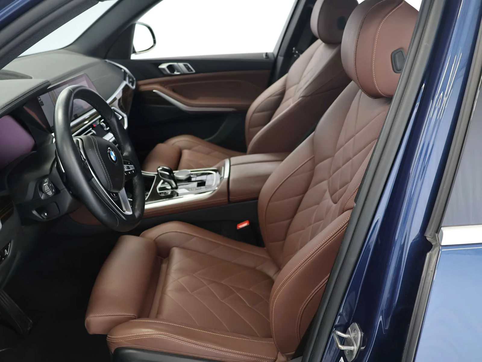 Certified Used 2023 Phytonic Blue Metallic BMW xDrive40i image 9