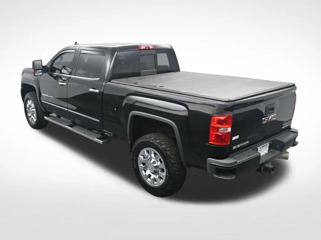Used 2019 Black GMC Denali image 29