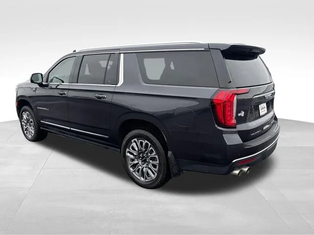 Used 2023 Titanium Rush Metallic GMC Denali Ultimate image 3