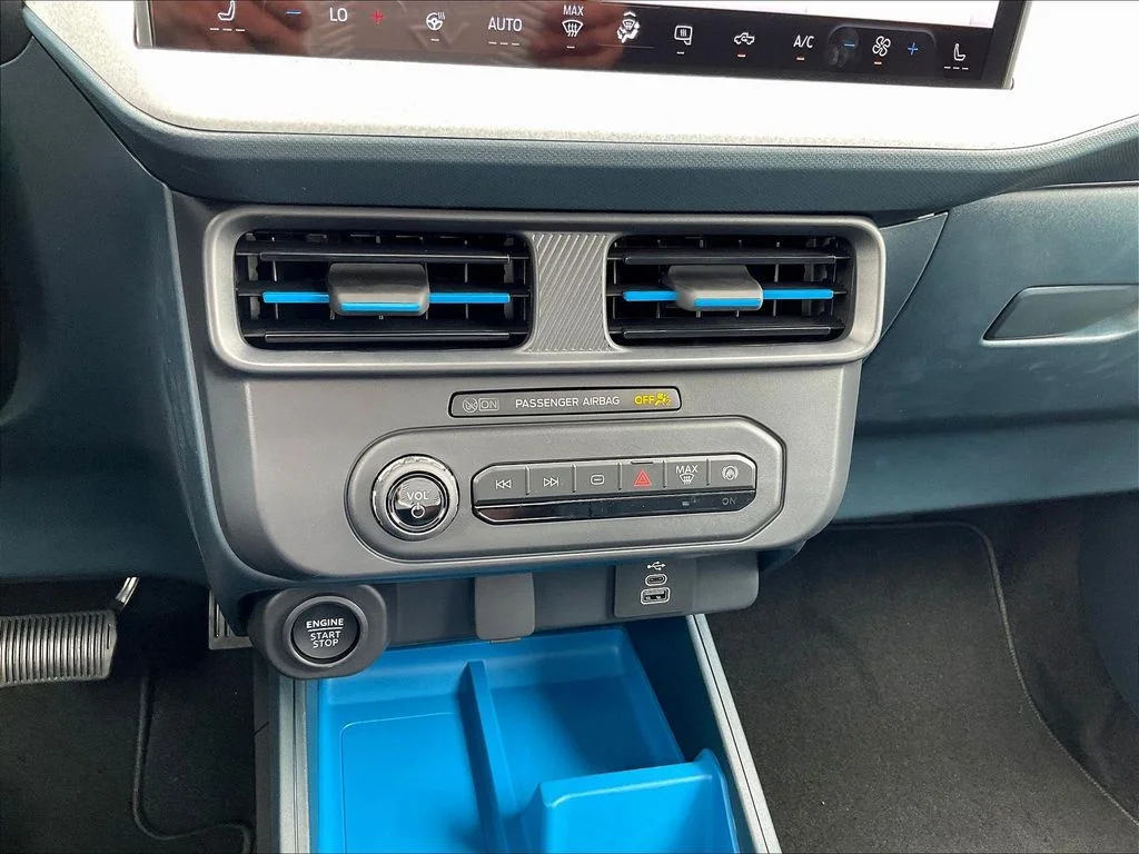 New 2026 Oxford White Ford XLT image 23