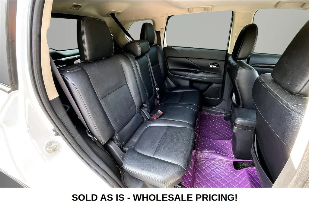 Used 2017  Mitsubishi  image 28