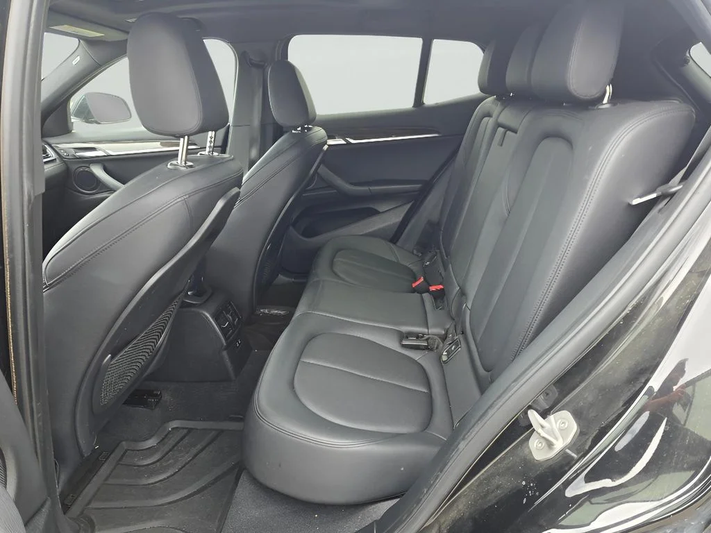 Used 2018 Black Sapphire Metallic BMW xDrive28i image 25