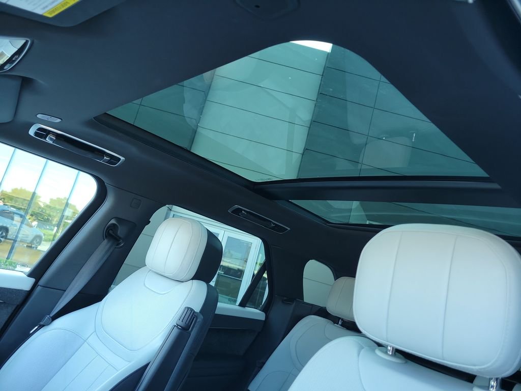 Certified Used 2023 Blue Land Rover SE Dynamic image 28