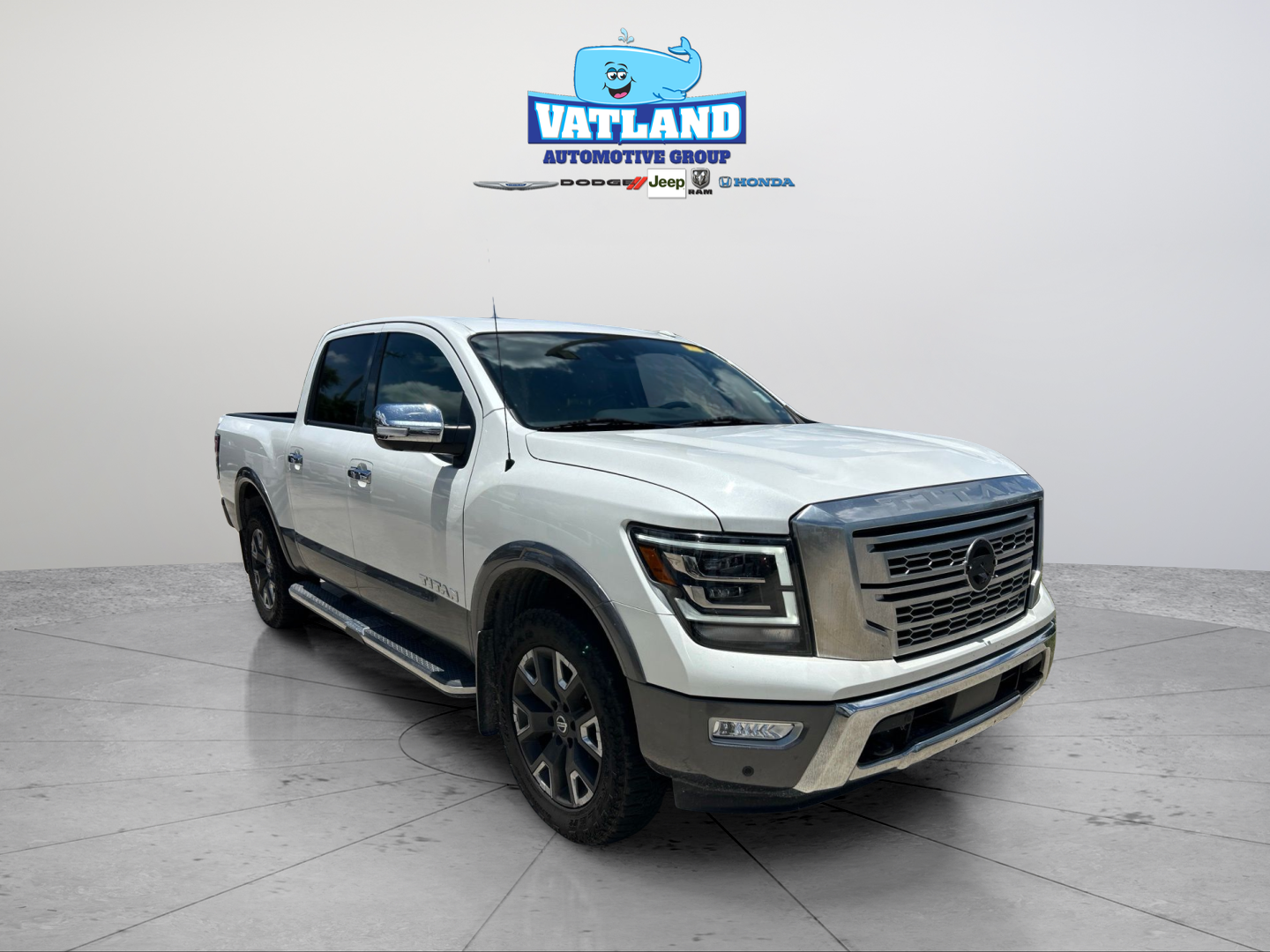 Used 2021 White Nissan Platinum Reserve image 22