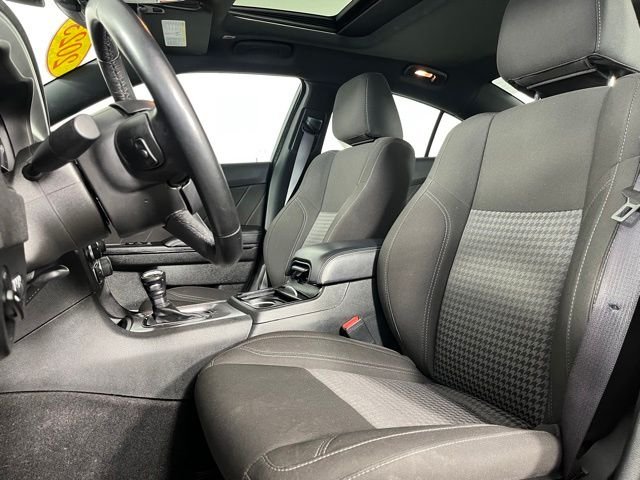 Used 2023 Black Dodge SXT image 17
