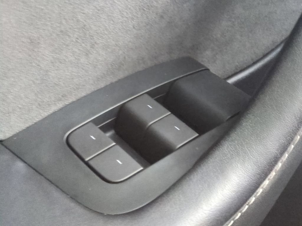 Used 2023  Tesla Long Range image 30