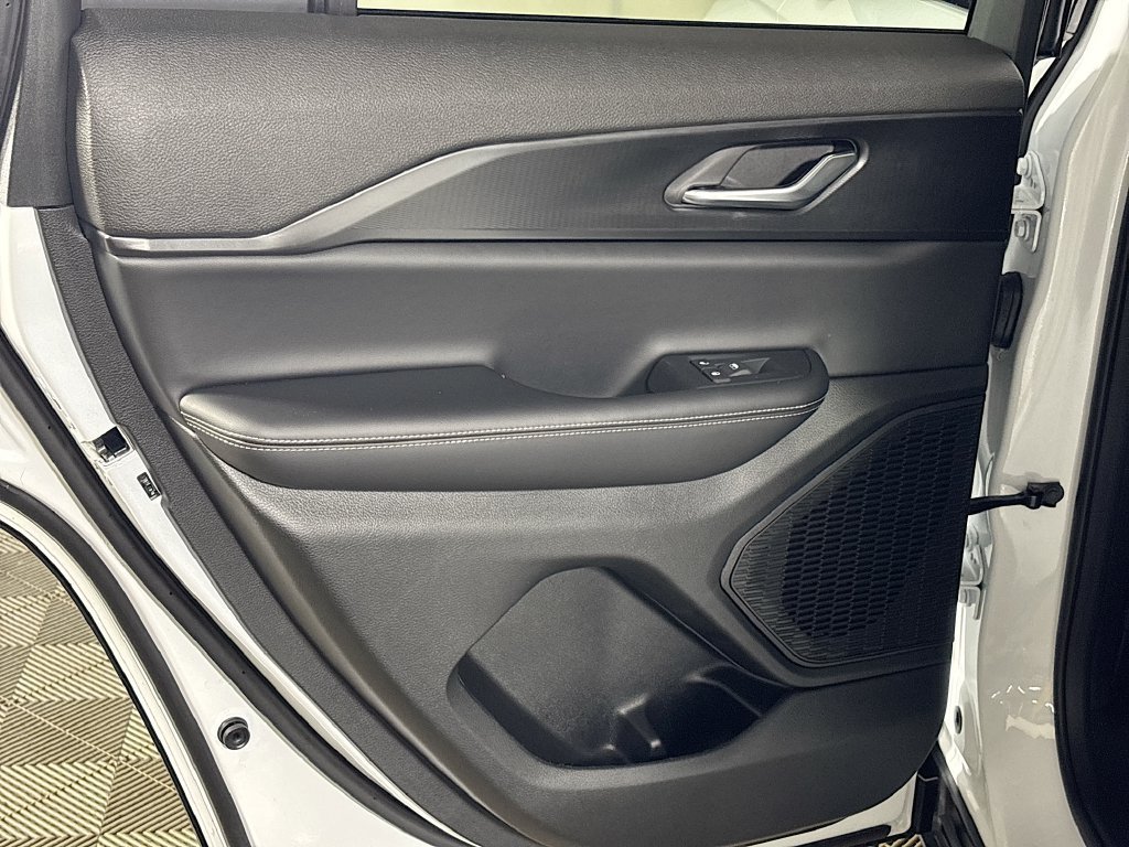 Used 2025 Bright White Clearcoat Jeep Laredo image 18
