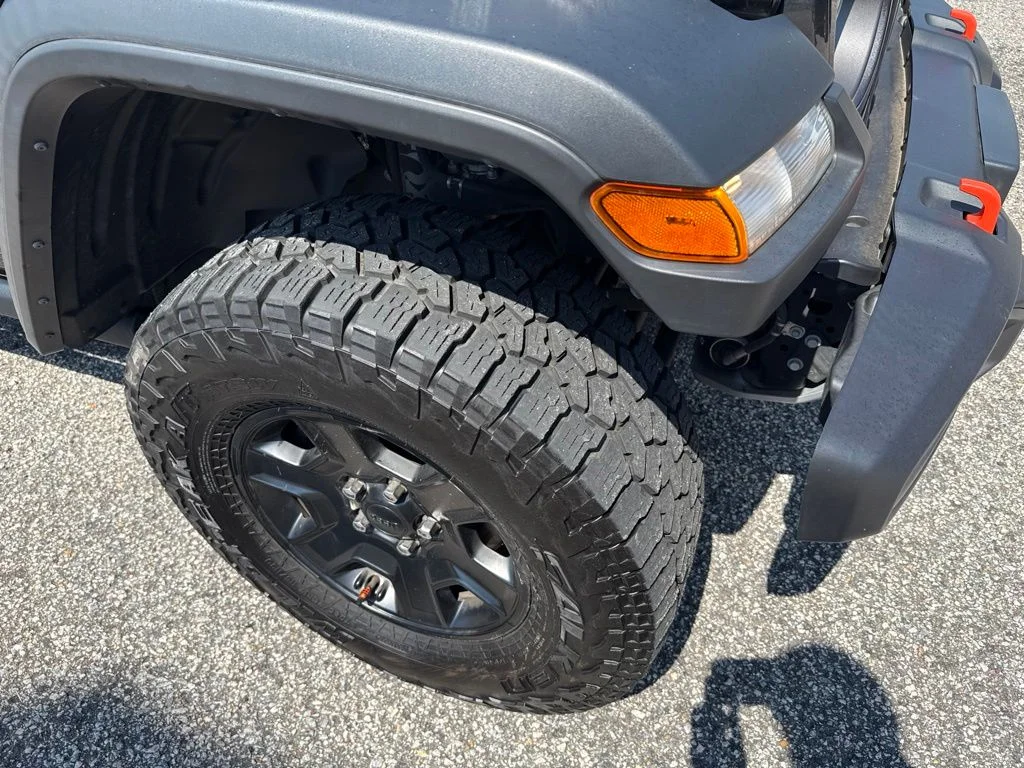 Used 2023 Gray Jeep Mojave image 14