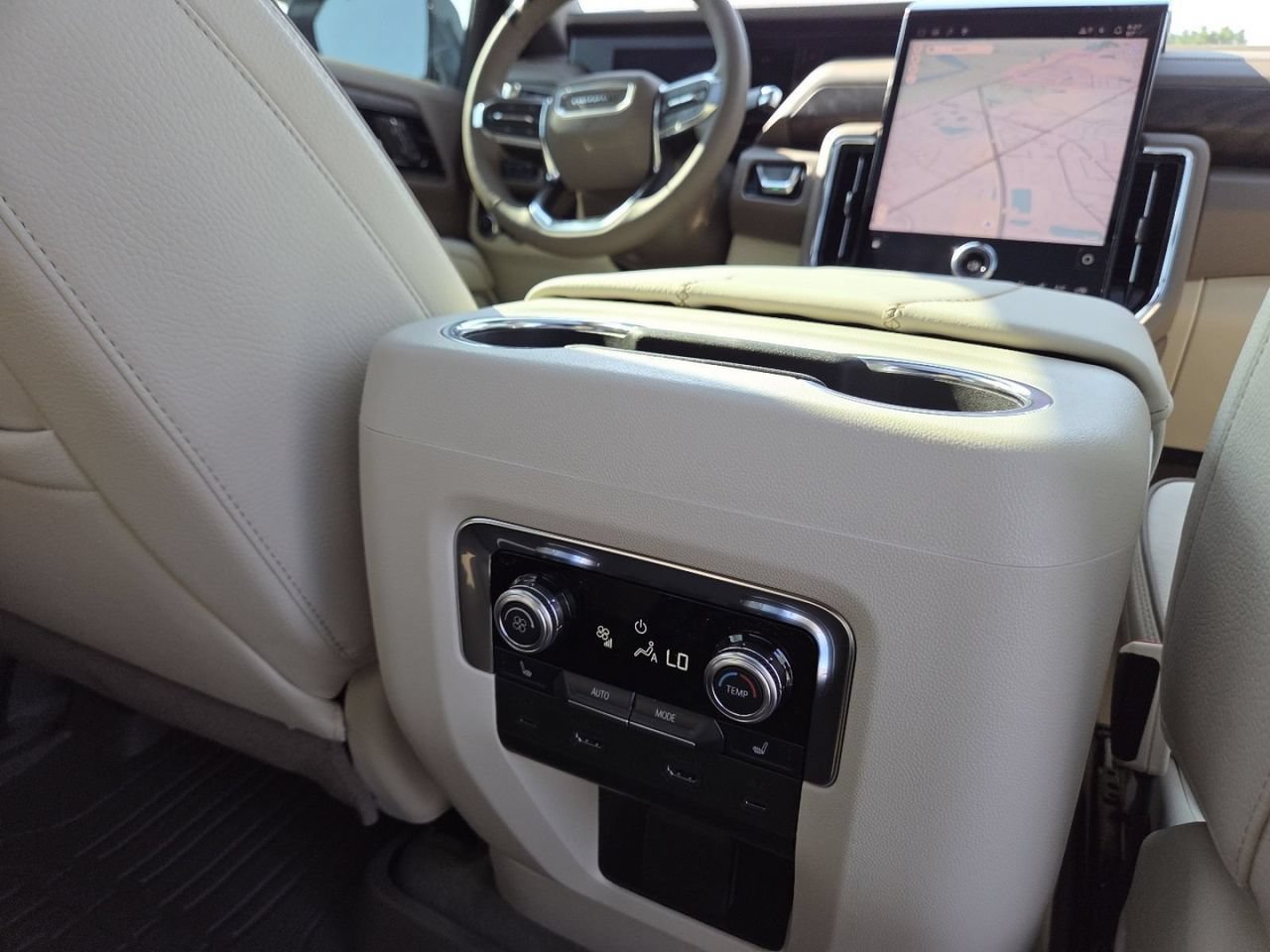 2026 GMC Yukon XL Denali - Photo 31