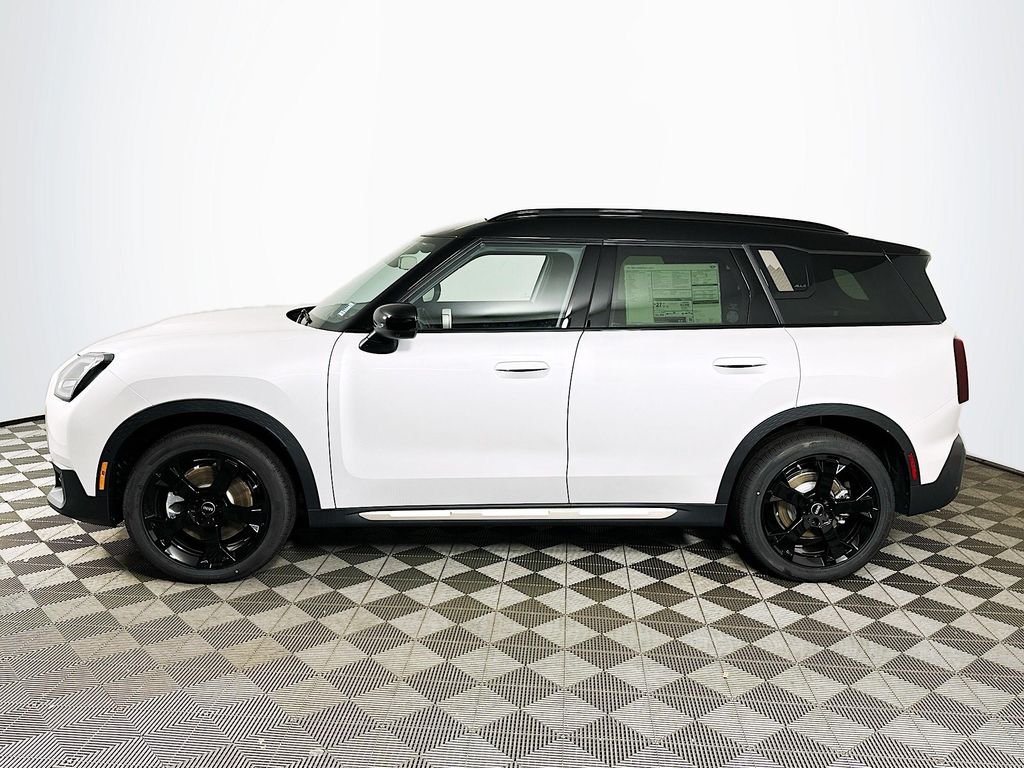 Used 2027 White Metallic MINI  image 8