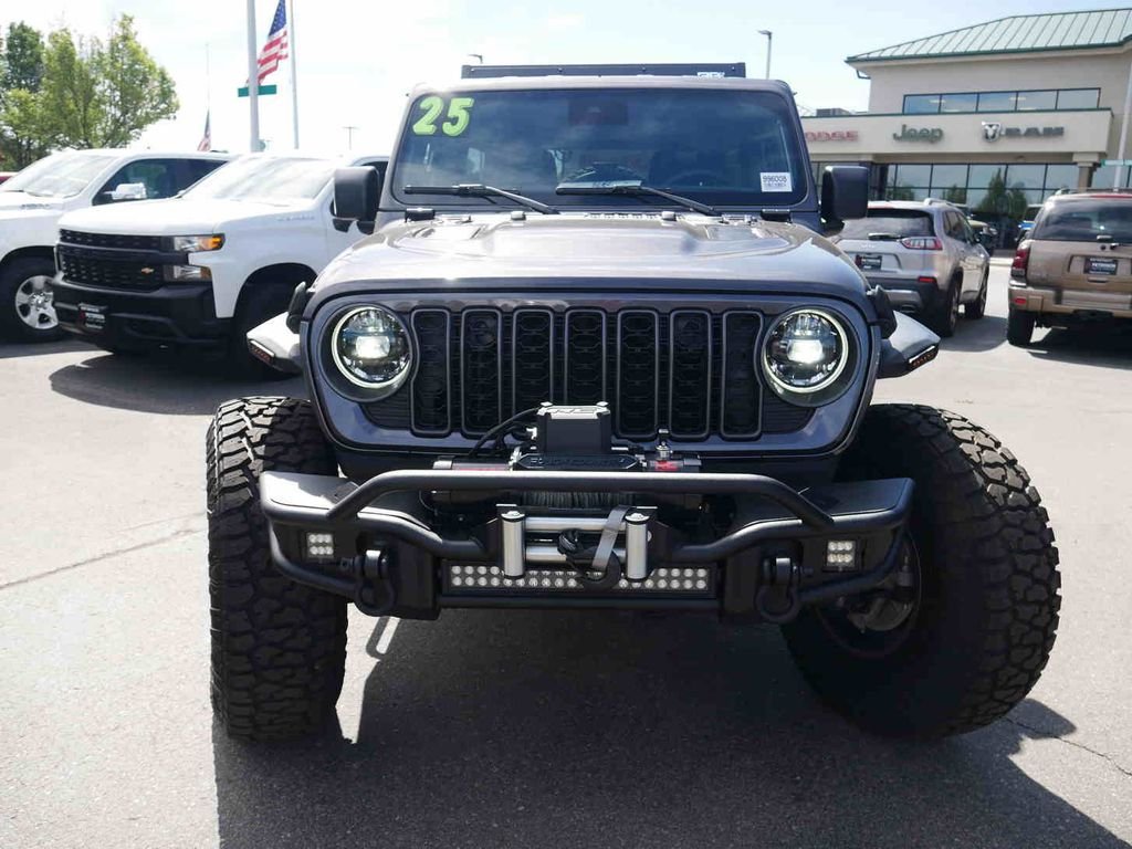 Used 2025 Gray Jeep Rubicon image 3