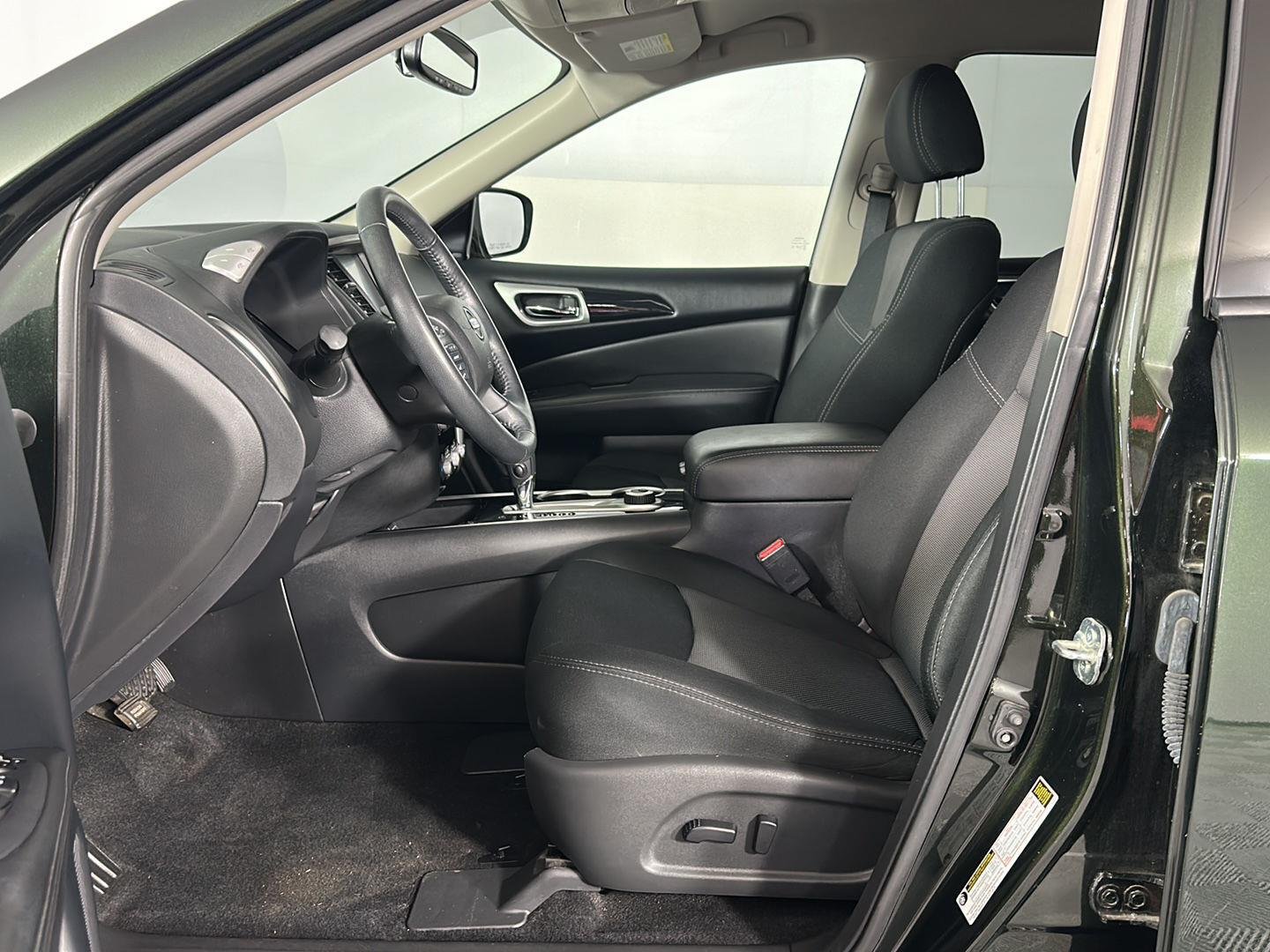 Used 2019 Midnight Pine Metallic Nissan SV image 7