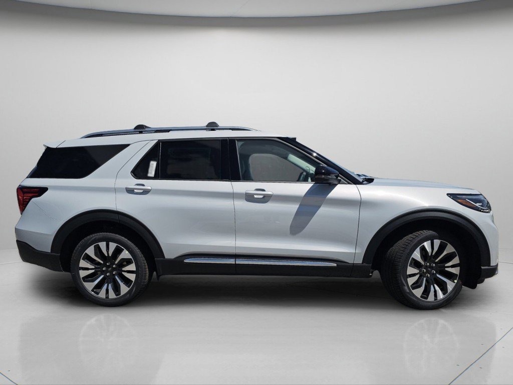 New 2026 Space White Metallic Ford Platinum image 26