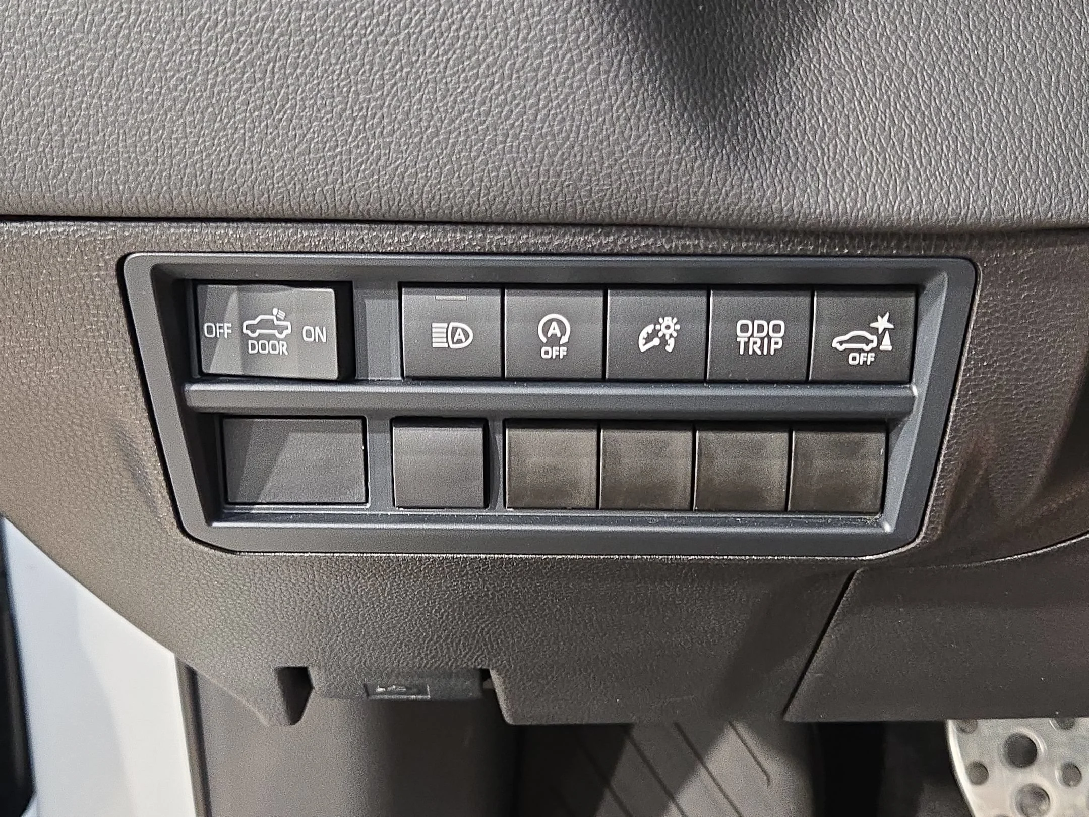 Certified Used 2025 Wind Chill Pearl Toyota Limited image 26