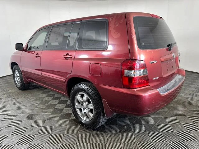 Used 2004 Red Toyota Base image 6