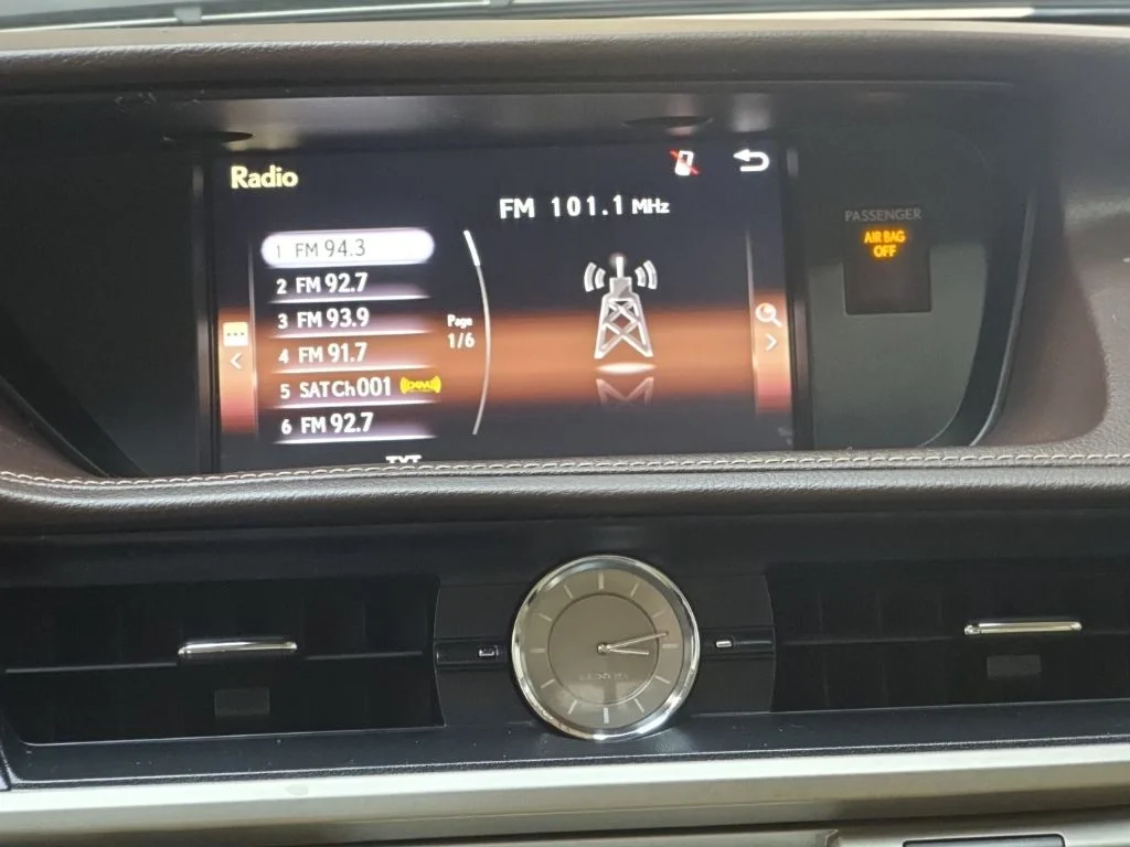 Used 2018 White Lexus 350 image 20