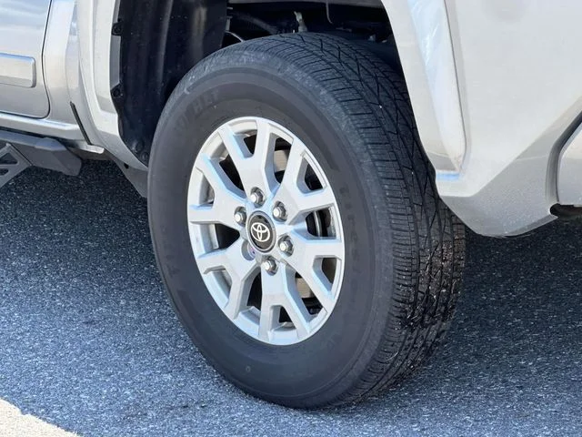2024 Toyota Tacoma SR5 - Photo 11