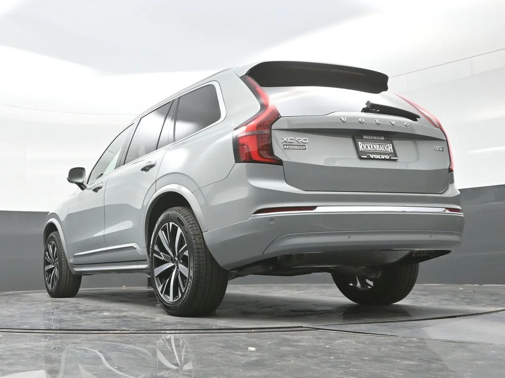 New 2026 Vapour Grey Volvo Core image 34