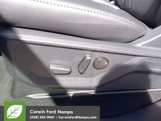New 2026 Oxford White Ford Lariat image 12