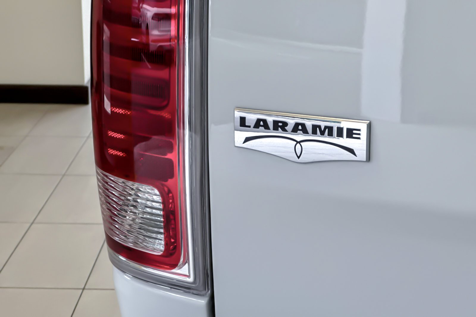 Used 2018 Bright White Clearcoat Ram Laramie image 26