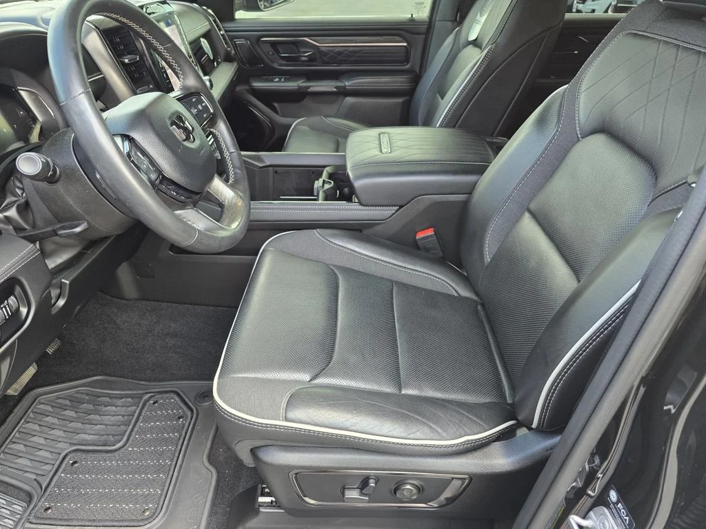 Used 2025 Diamond Black Crystal Pearlcoat Ram Limited image 9