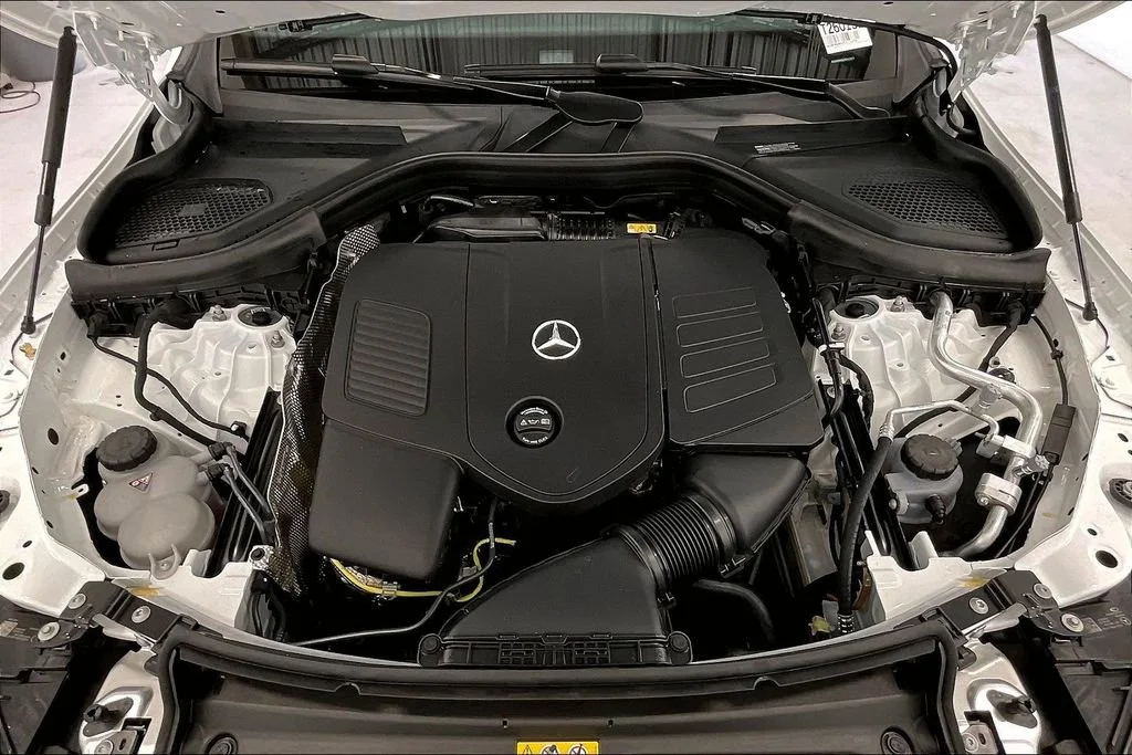 New 2026 Polar White Mercedes-Benz GLC 300 image 28