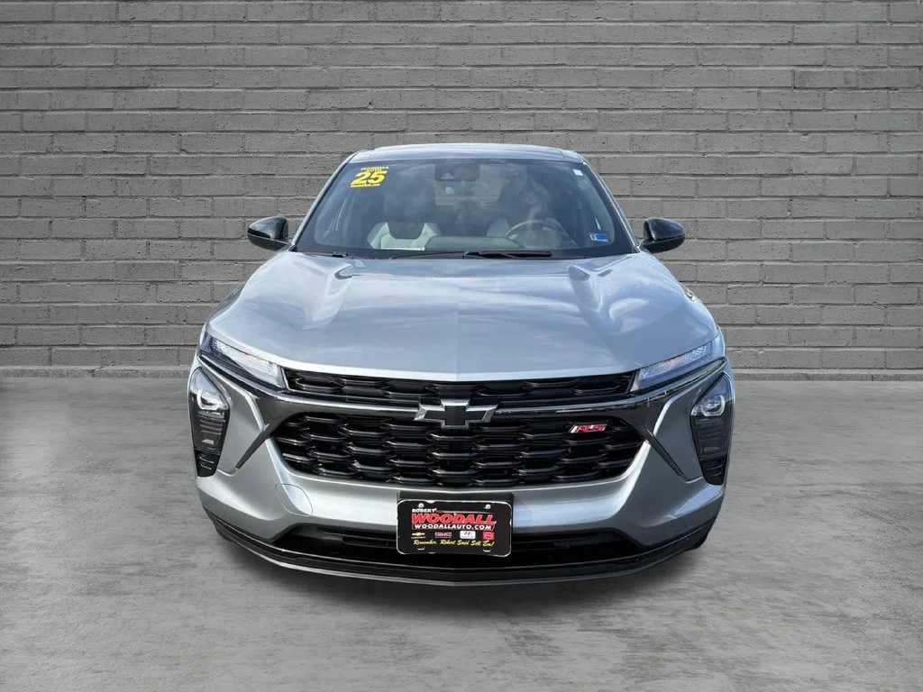 Used 2025 Sterling Gray Metallic Chevrolet 1RS image 1