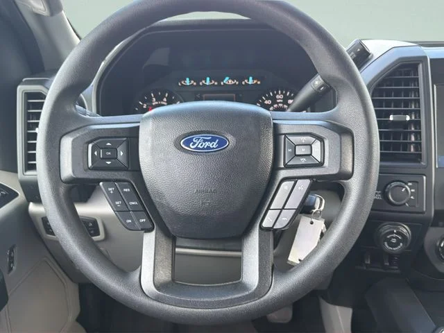 Used 2020 Blue Ford XL image 12