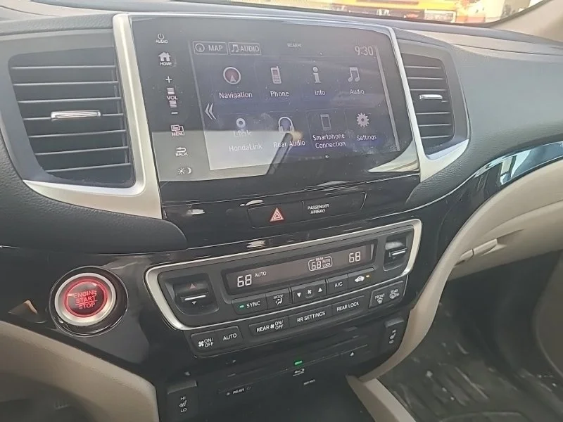 Used 2017 White Honda Touring image 15